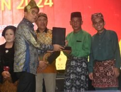 Fadli Zon, memberikan Penghargaan Kepada Desa Adalah Jantung Budaya Indonesia