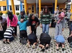 Geng Motor di Pangkalpinang Deklarasi Bubarkan Diri, Kapolresta Perintahkan Para Remaja Sujud kepada Orangtuanya