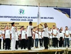 Pengukuhan Pokja Wartawan Belitung Ditandai dengan Penyerahan Bendera Pataka