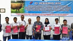 Jelang Idul Adha, PT Rebinmas Jaya Salurkan Hewan Kurban ke Delapan Desa Sekitar