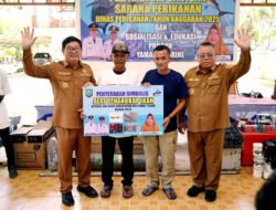 Dukung Nelayan, Pemkab Beltim Bagikan Kapal dan Sarana Perikanan