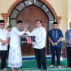Safari Ramadhan 2026 Belitung Timur, Bupati Beri Bantuan ke BKM Masjid Darussalam