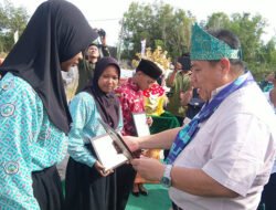 3 Siswa Berprestasi MAN 1 Belitung Raih Penghargaan dari Gubernur Babel Hidayat Arsani