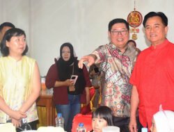 Imlek 2026 di Beltim: Menko Imipas Yusril Ihza Mahendra Silaturahmi ke Kediaman Bupati Kamarudin Muten