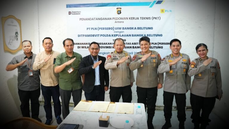 Pejabat PLN UIW Bangka Belitung dan Polda Kepulauan Bangka Belitung menandatangani PKT pengamanan Objek Vital Nasional di Pangkalpinang