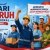 Pekerja berunjuk rasa memperingati Hari Buruh dengan spanduk tuntutan hak.