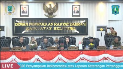 Rapat paripurna DPRD Kabupaten Belitung yang dihadiri Bupati dan Wakil Bupati Belitung, unsur Forkopimda, serta jajaran pemerintah daerah saat penyampaian rekomendasi atas LKPJ Bupati Tahun Anggaran 2025 di ruang sidang DPRD.